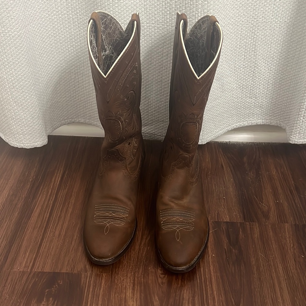 Like New Ariat Magnolia Boots